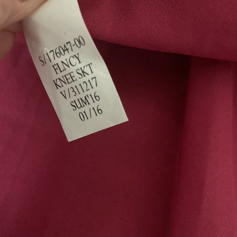 2-skirt bundle size 2 by banana republic - Picture 10 of 13